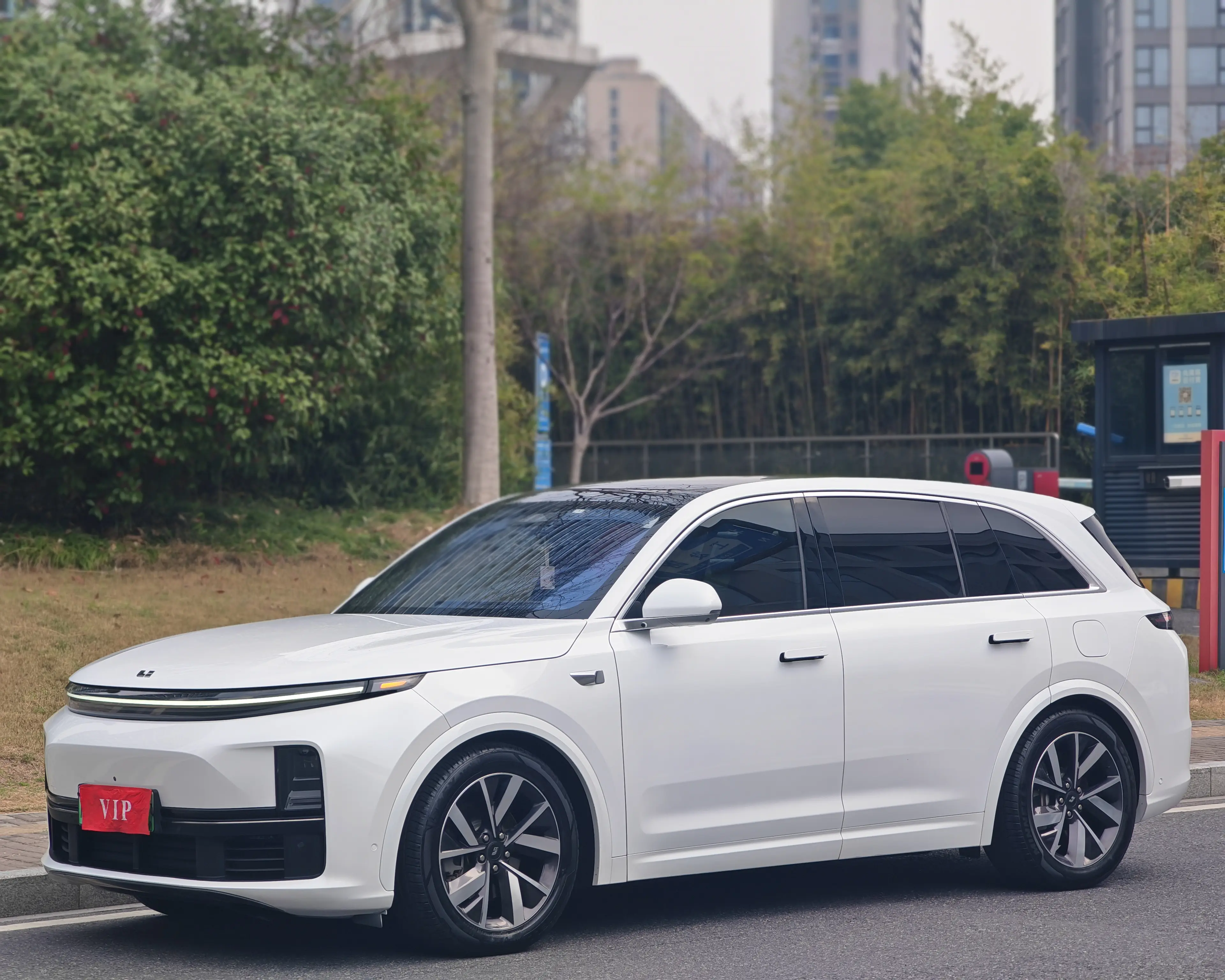 Li L7 (Ideal L7)  из Китая