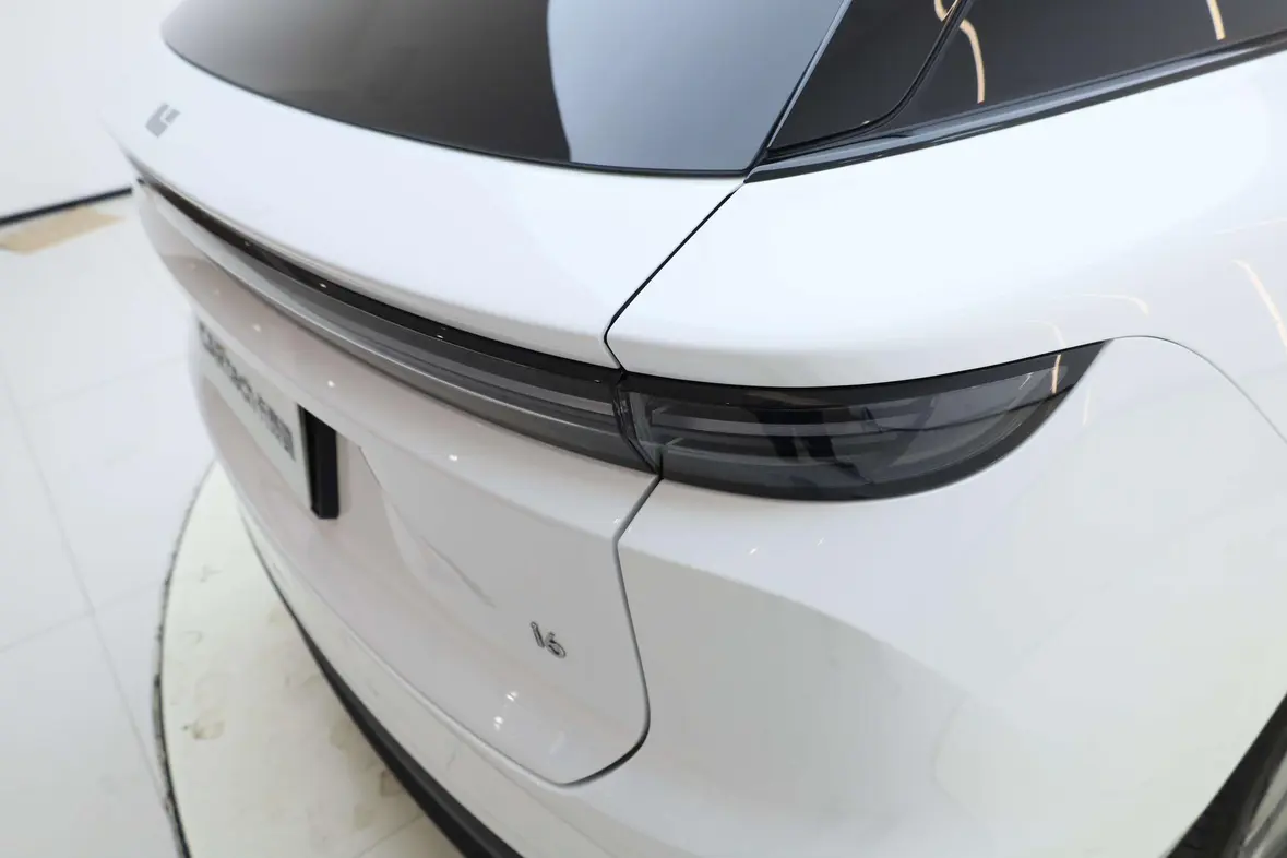 Li Ideal i6  из Китая