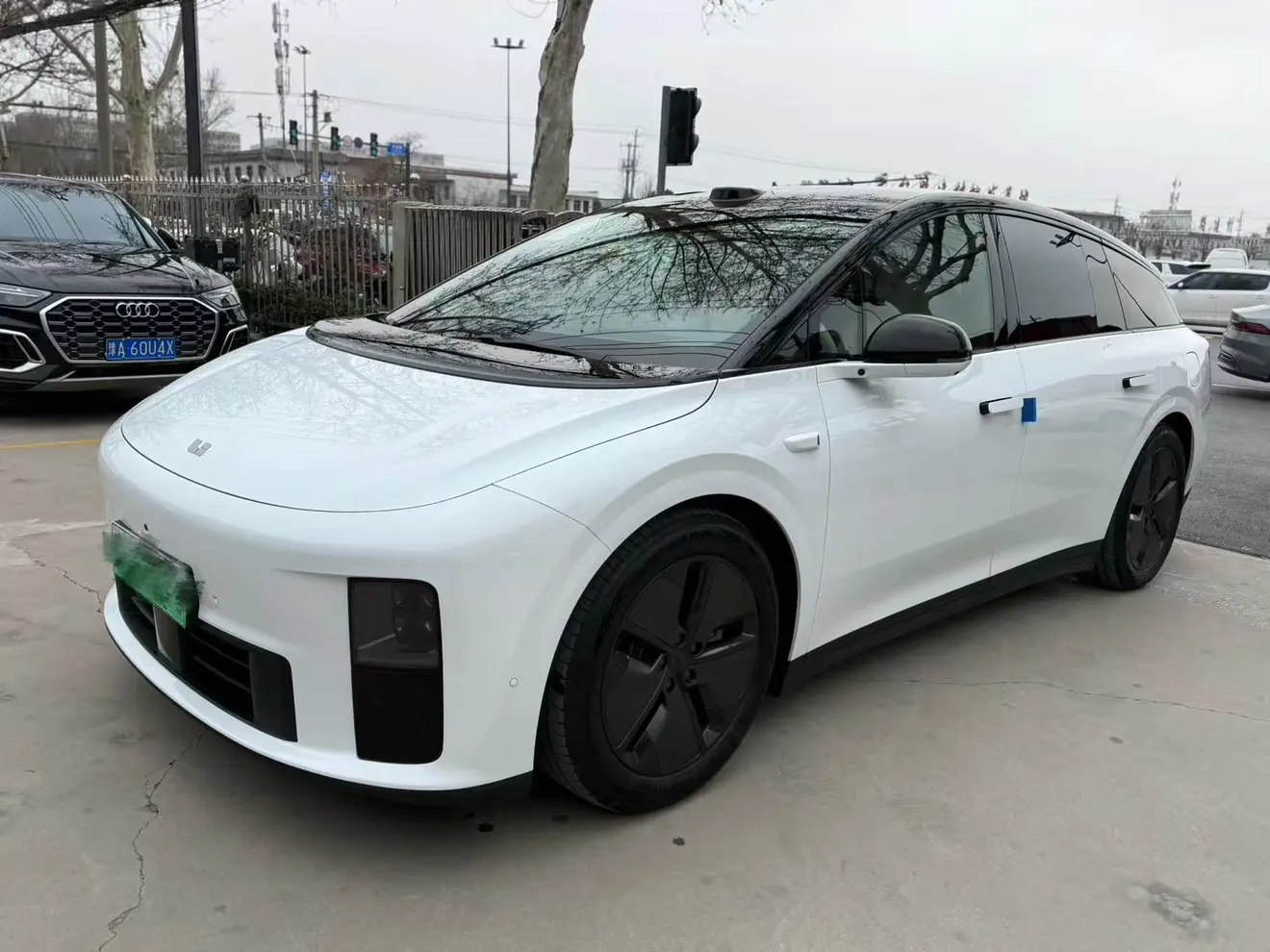 Li Ideal i6  из Китая