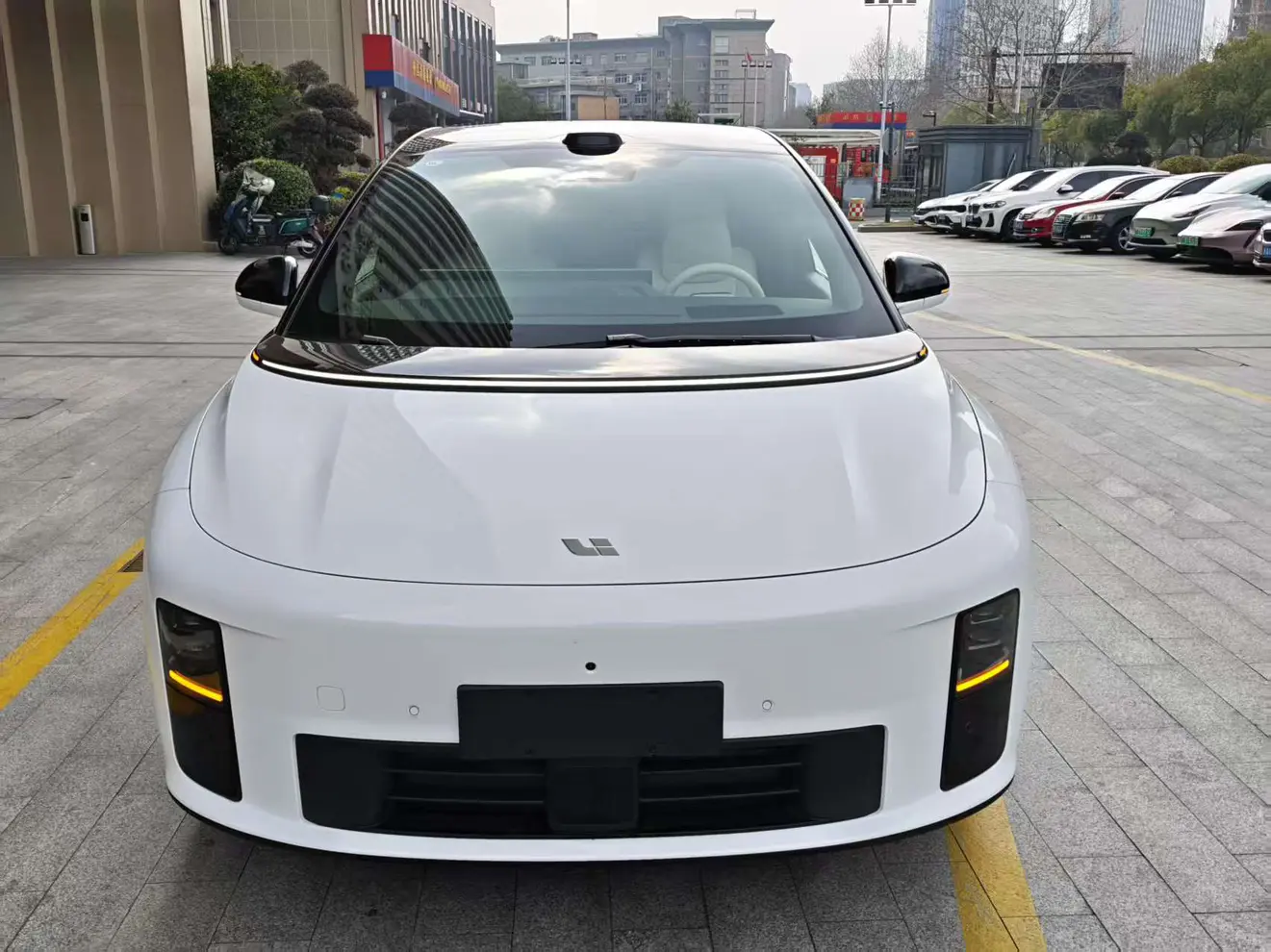 Li Ideal i6  из Китая