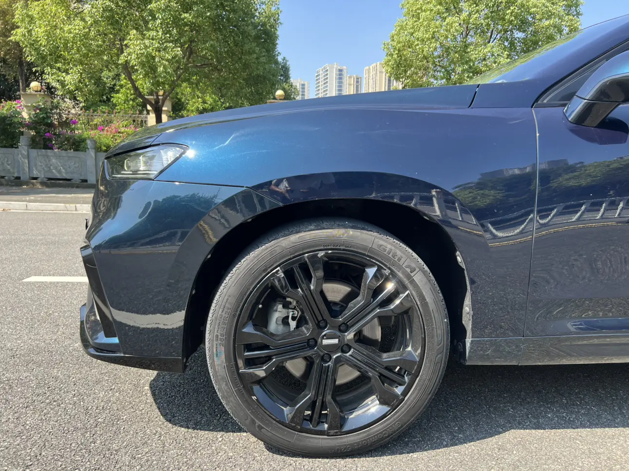 Wey Wei brand VV7