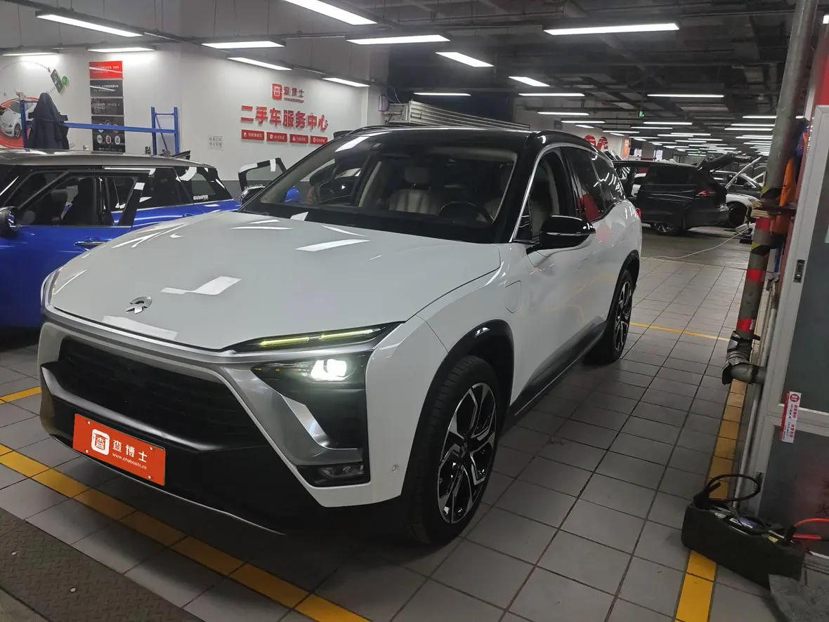 NIO ES8  из Китая