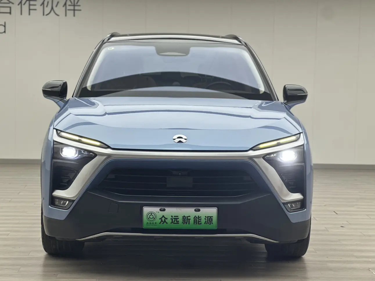 NIO ES8  из Китая