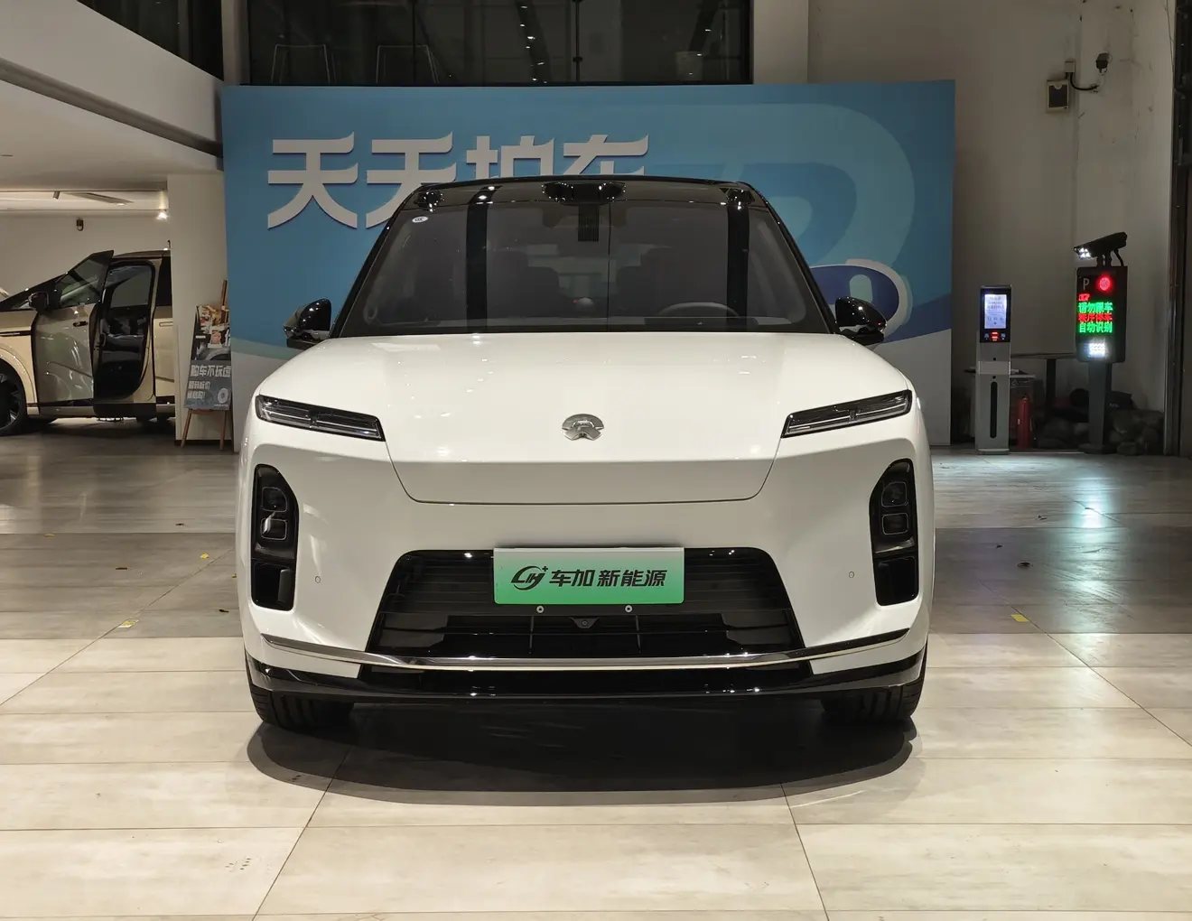 NIO ES8  из Китая