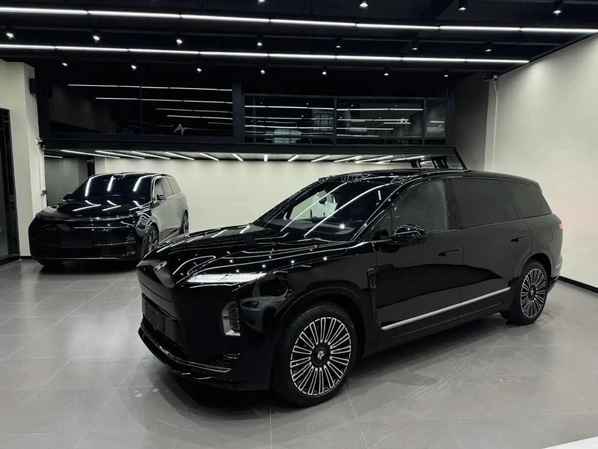 NIO ES8  из Китая