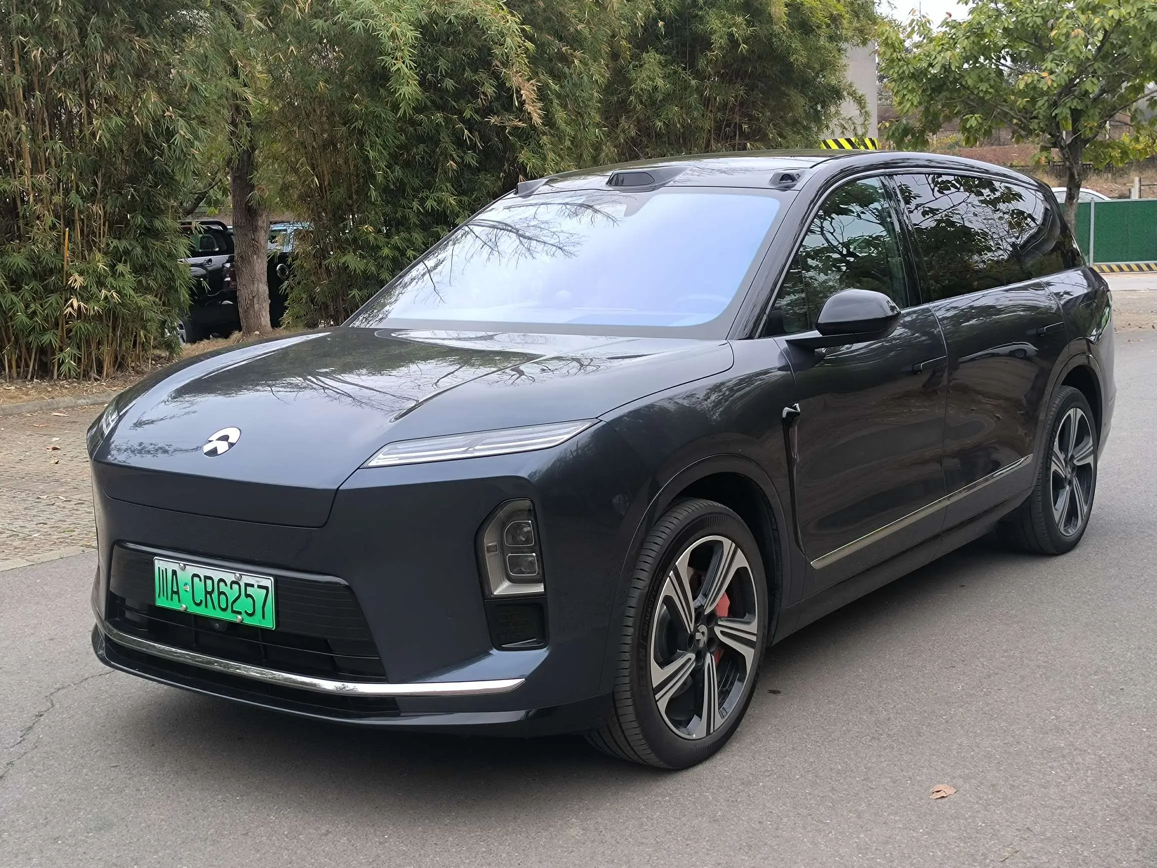 NIO ES8