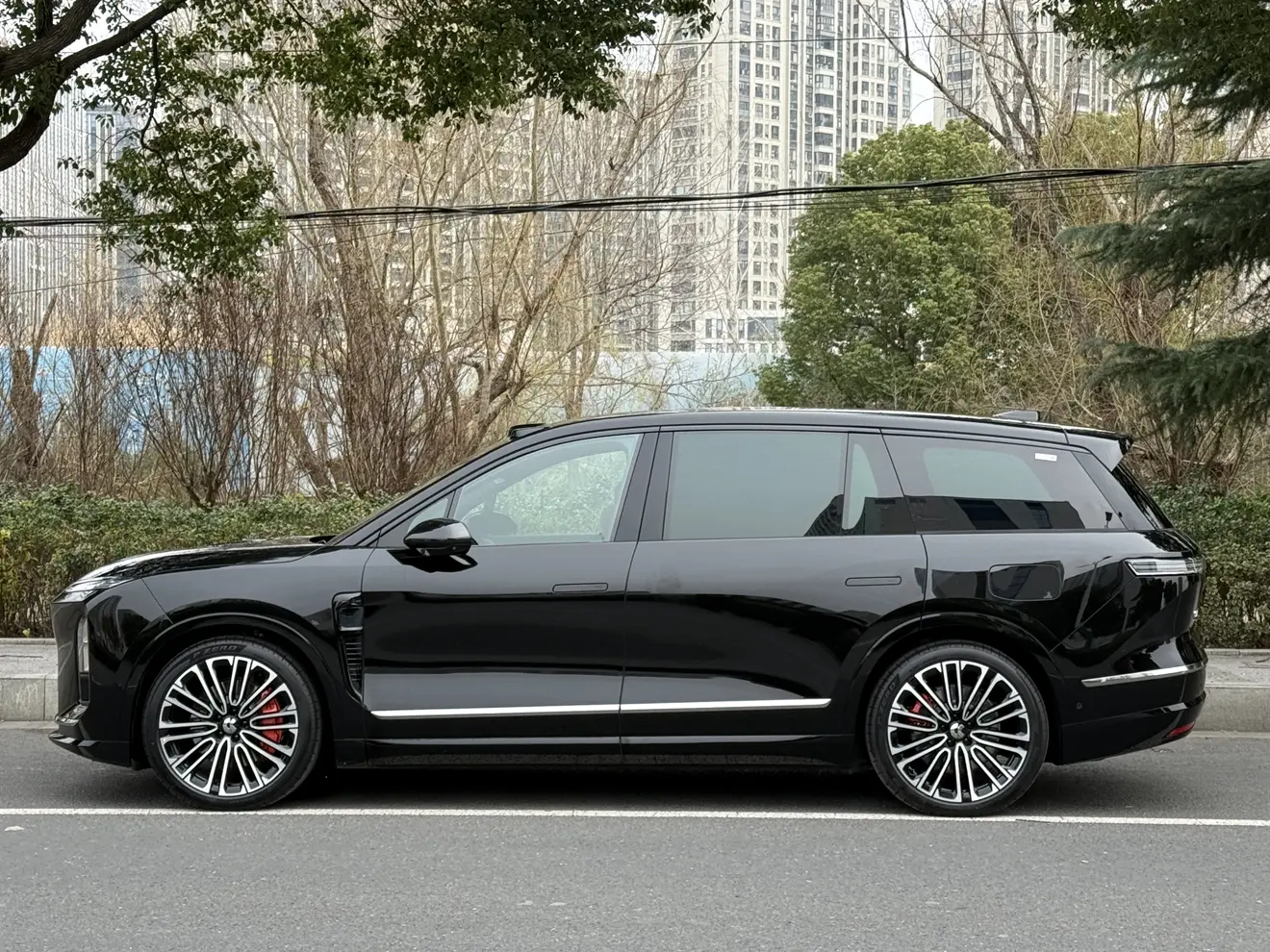 NIO ES8  из Китая