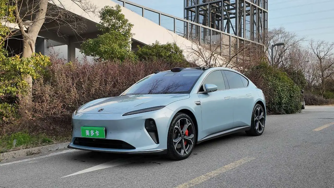 NIO ET5  из Китая
