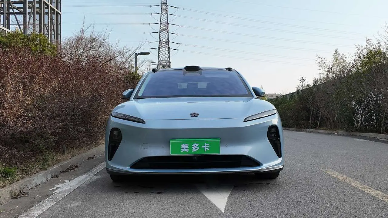 NIO ET5  из Китая