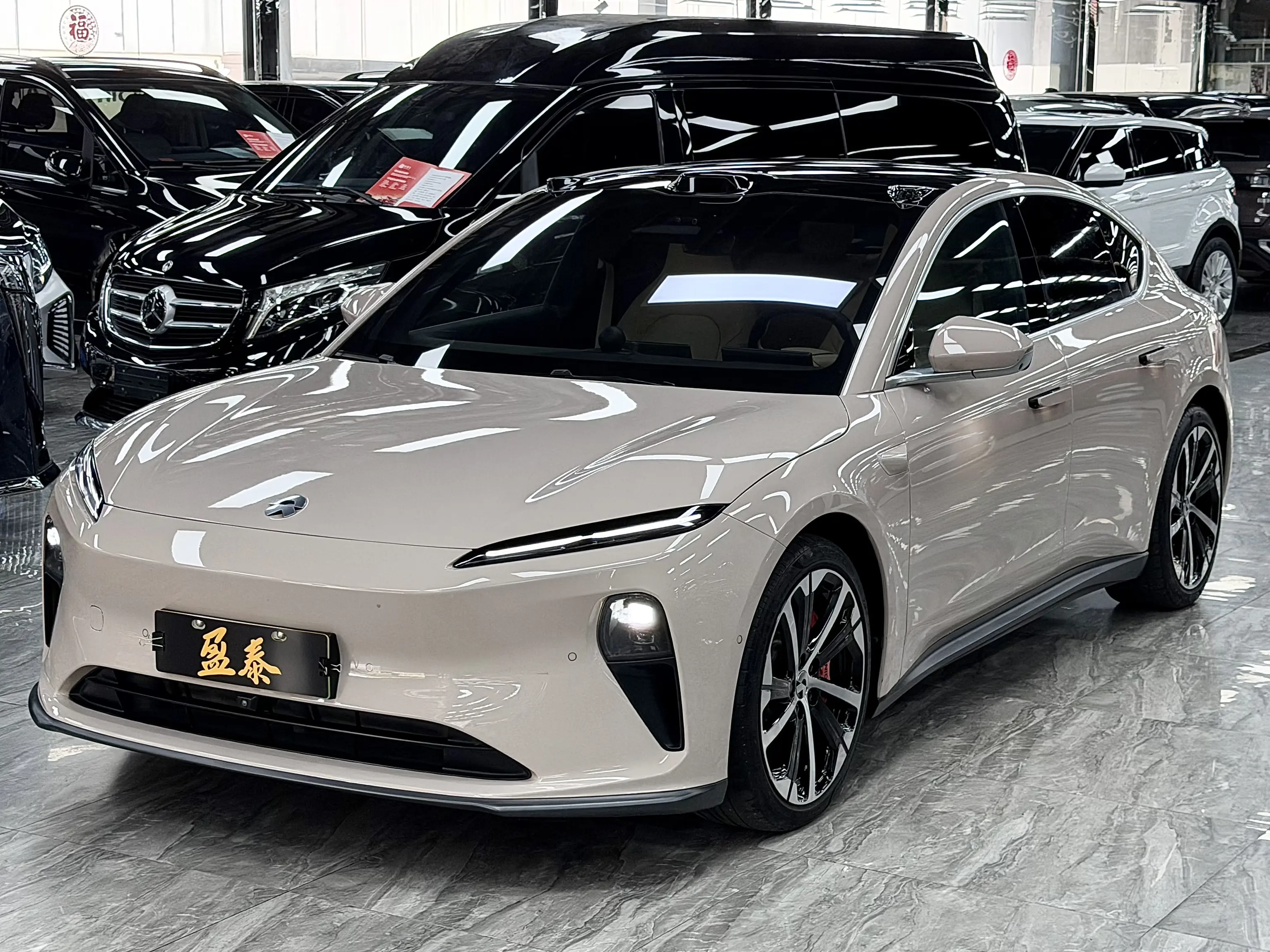 NIO ET5  из Китая