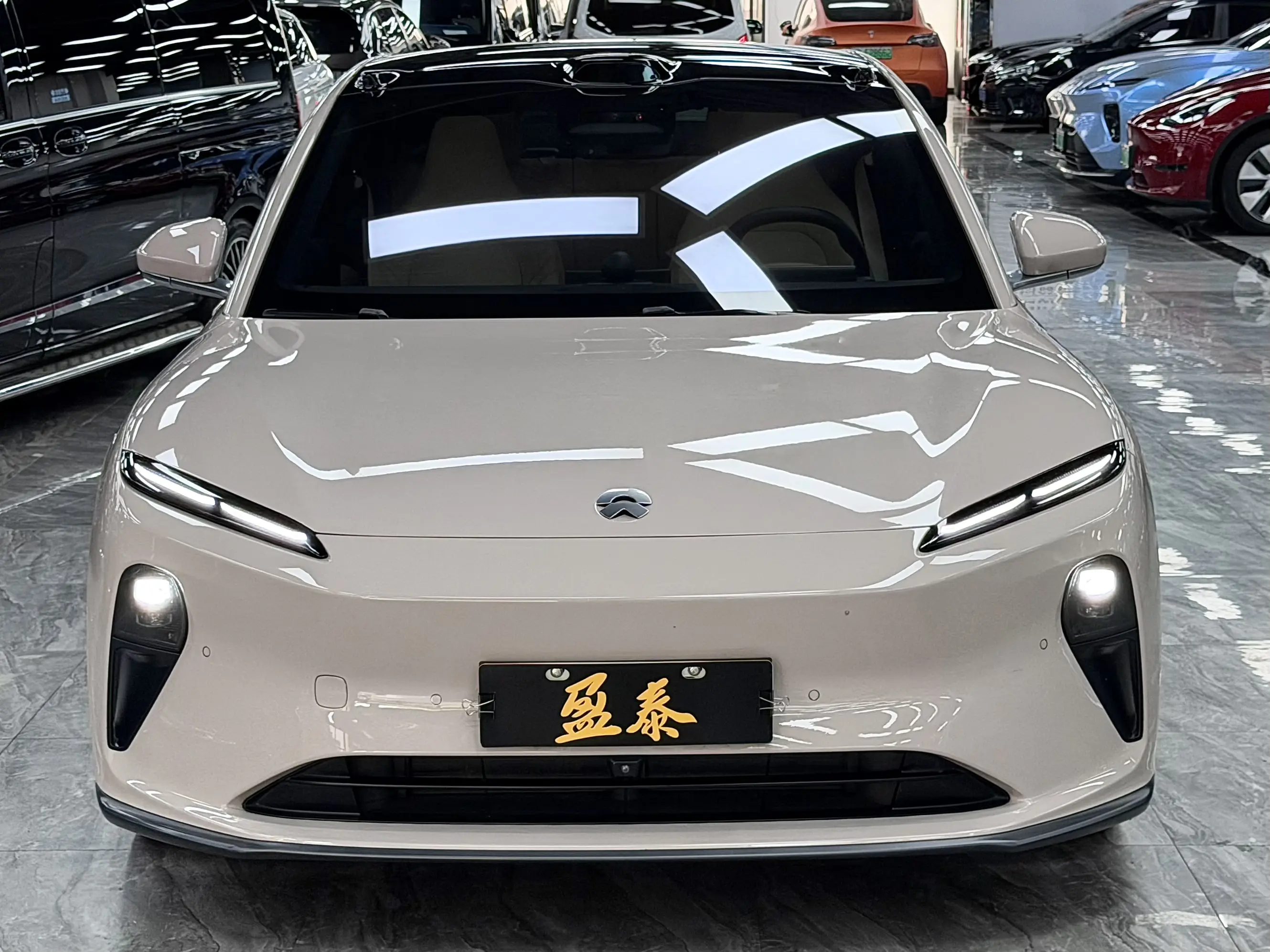 NIO ET5  из Китая