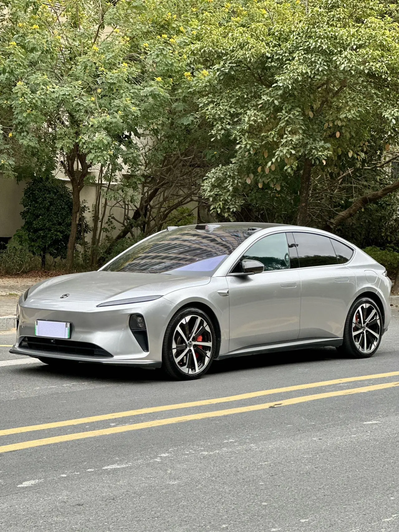 NIO ET5  из Китая