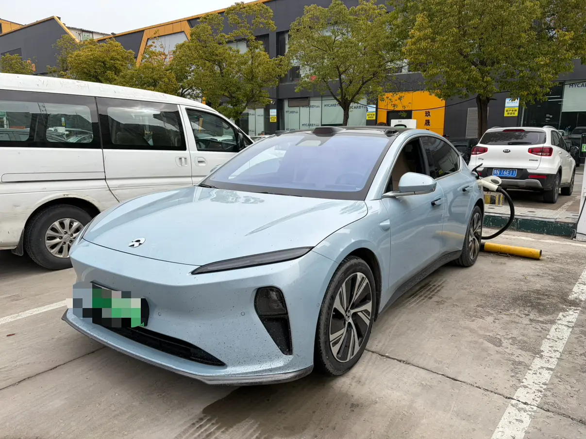 NIO ET5  из Китая