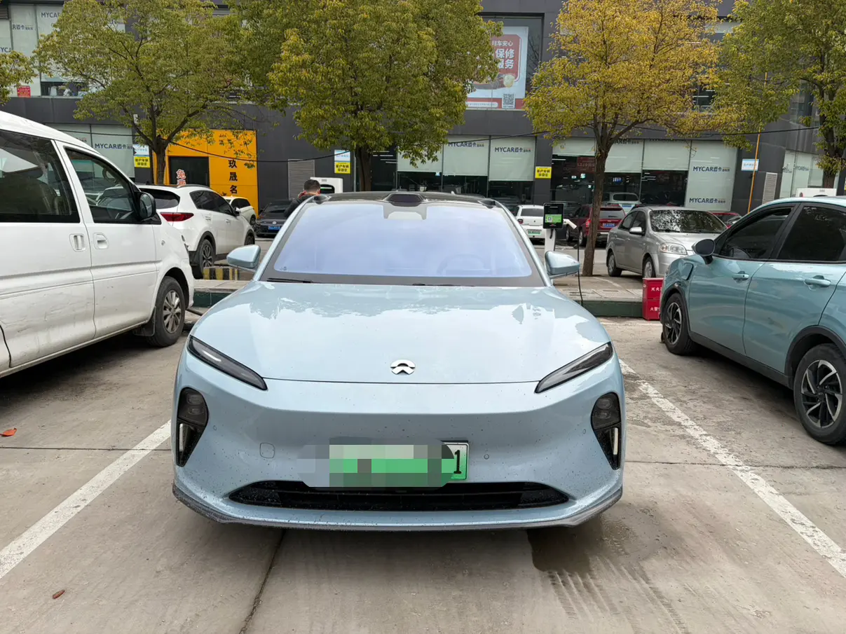 NIO ET5  из Китая
