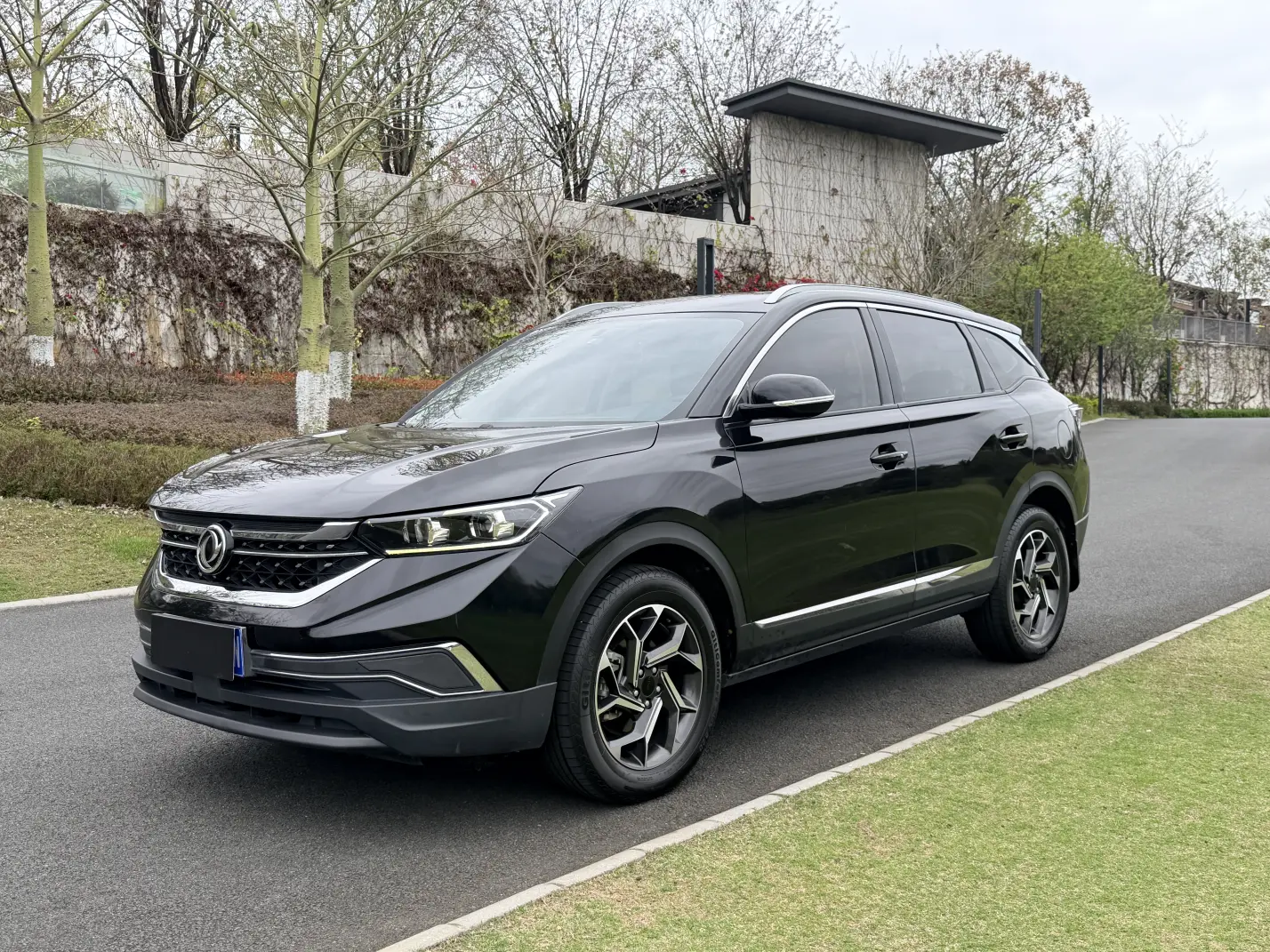 Dongfeng Fengshen AX7  из Китая