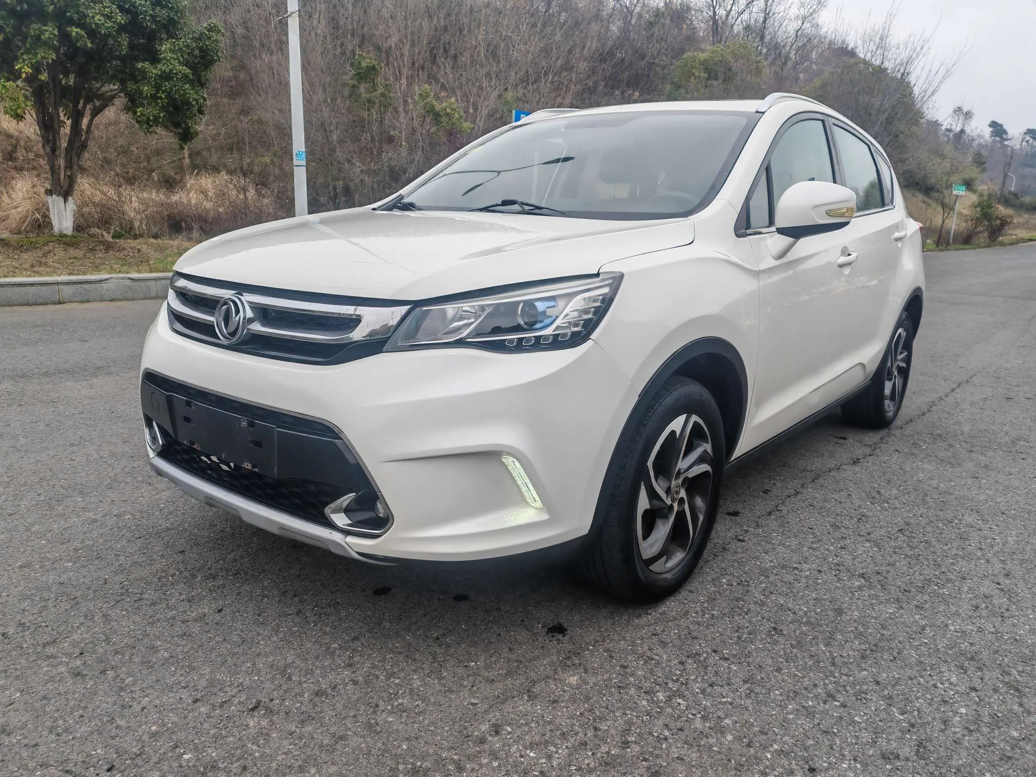 Dongfeng Fengshen AX5  из Китая