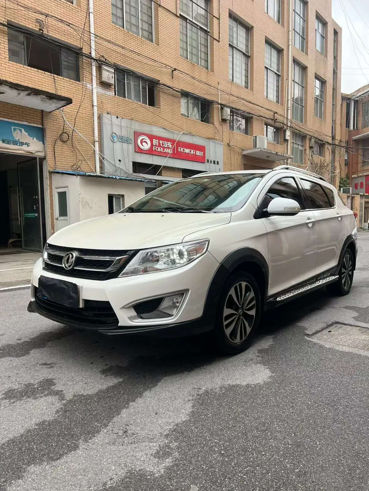 Dongfeng Fengshen AX3  из Китая