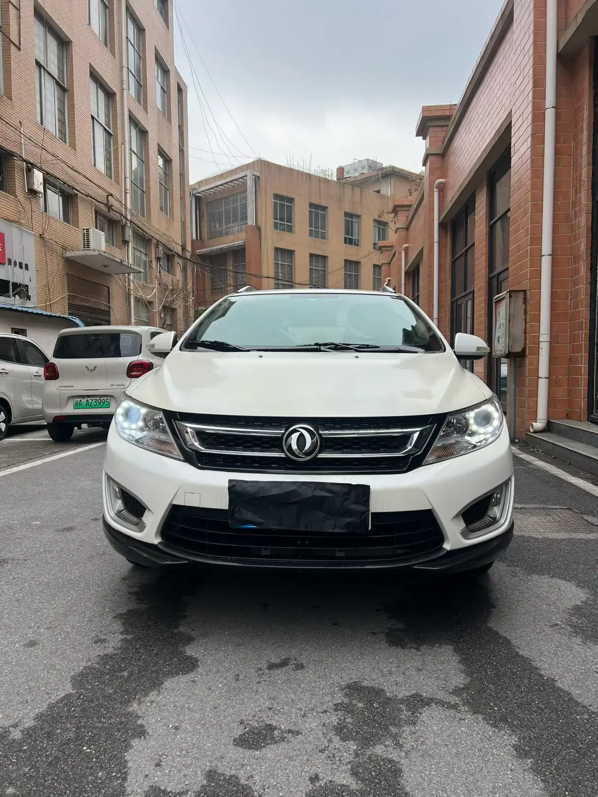 Dongfeng Fengshen AX3  из Китая