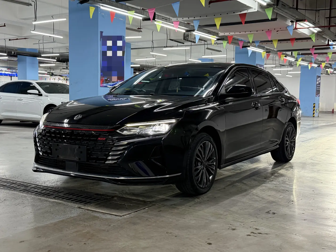 Dongfeng Yixuan MAX  из Китая