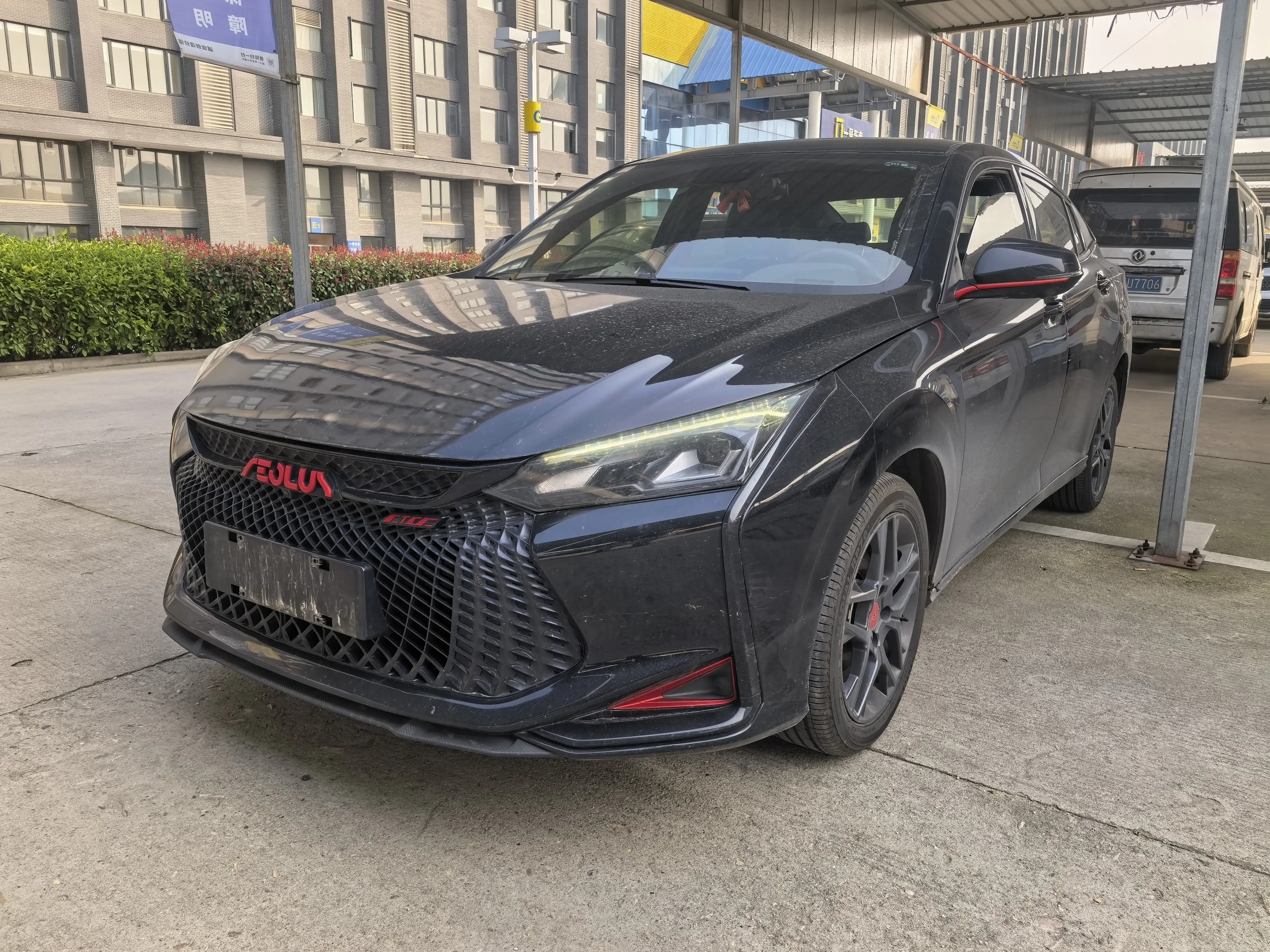 Dongfeng Yixuan MAX  из Китая