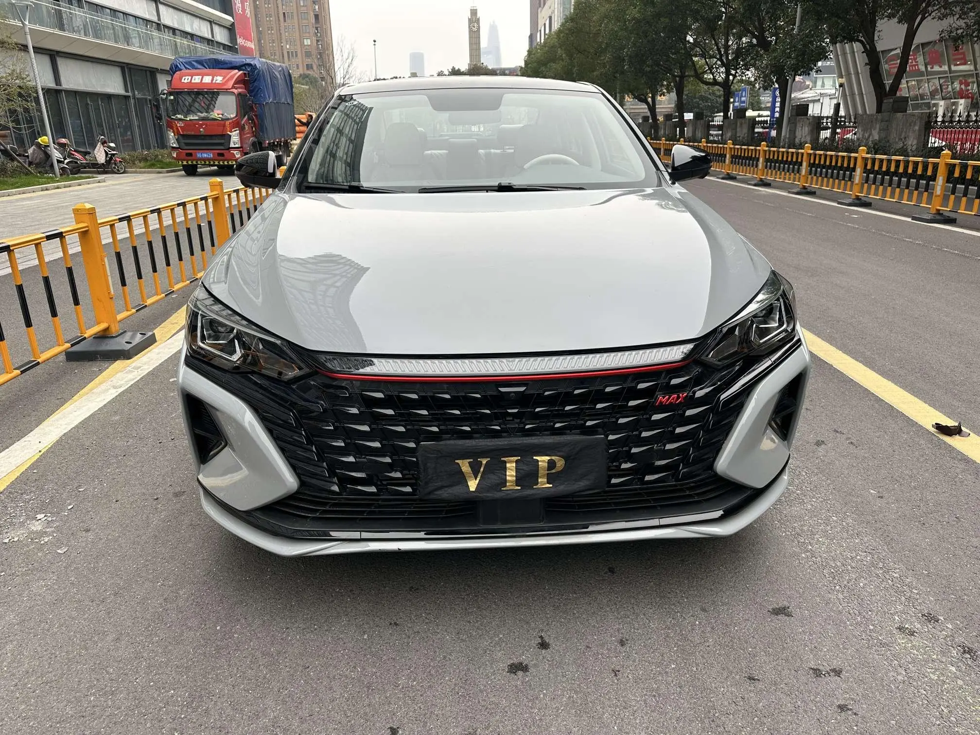 Dongfeng Yixuan MAX  из Китая