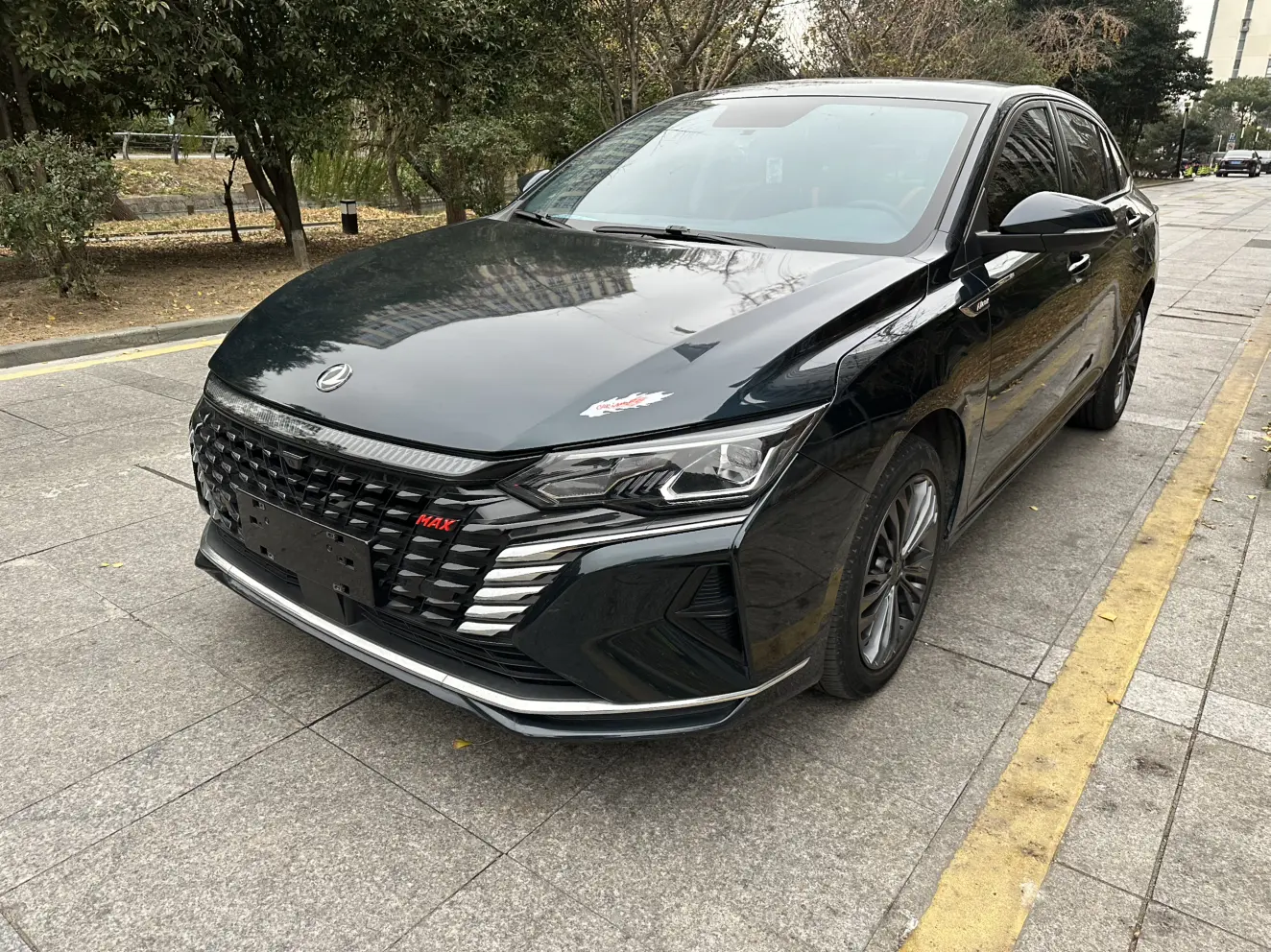 Dongfeng Yixuan MAX  из Китая