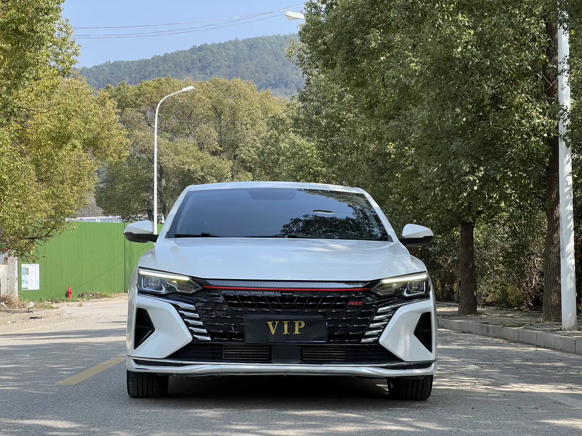 Dongfeng Yixuan MAX  из Китая