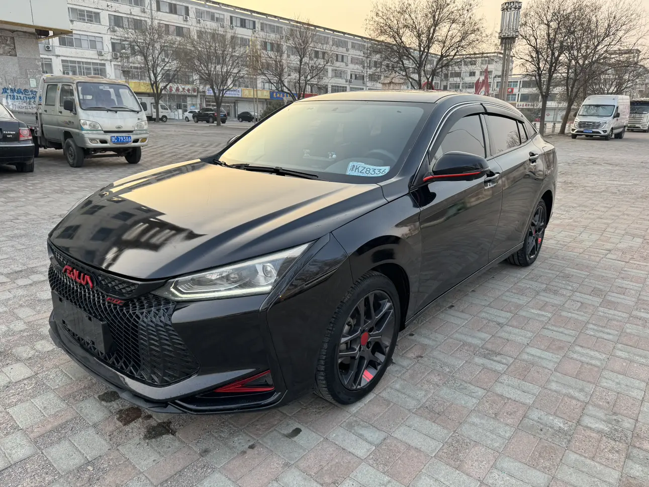 Dongfeng Yixuan MAX  из Китая