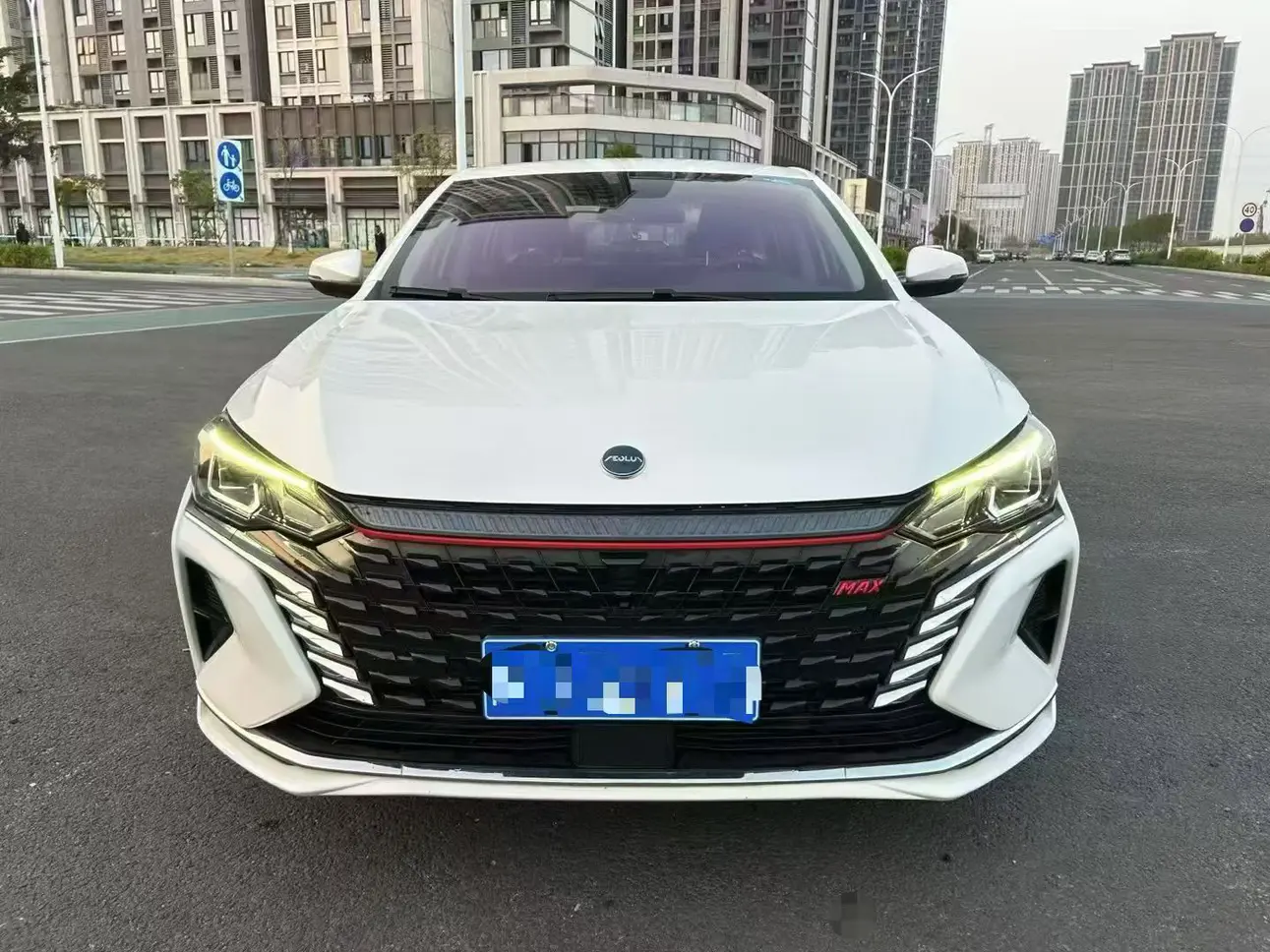 Dongfeng Yixuan MAX  из Китая