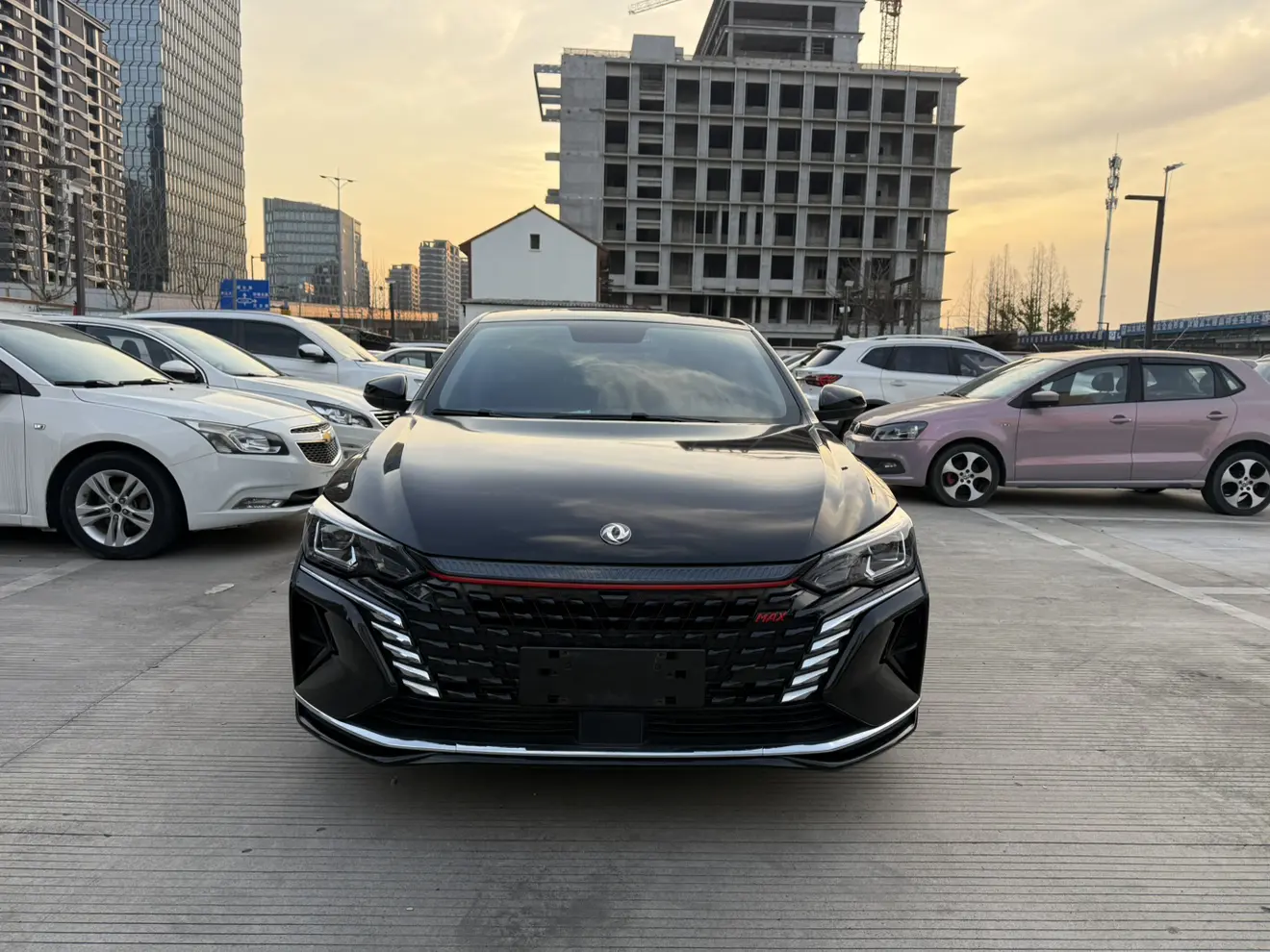 Dongfeng Yixuan MAX  из Китая