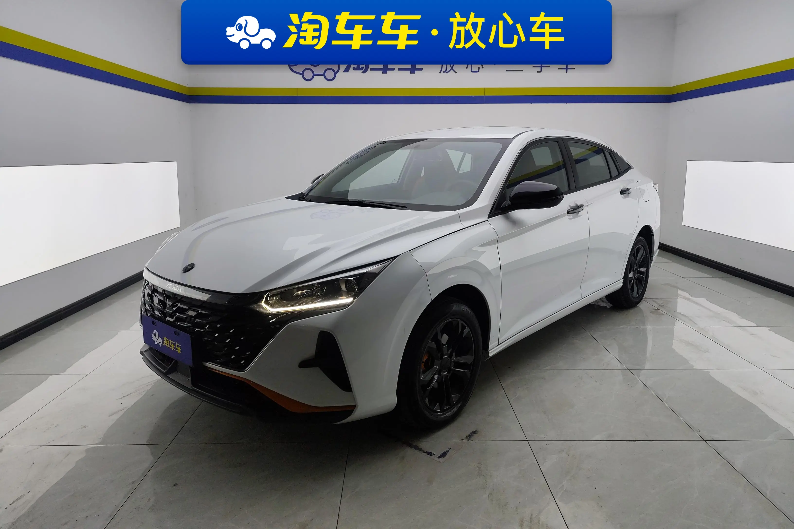Dongfeng Yixuan  из Китая