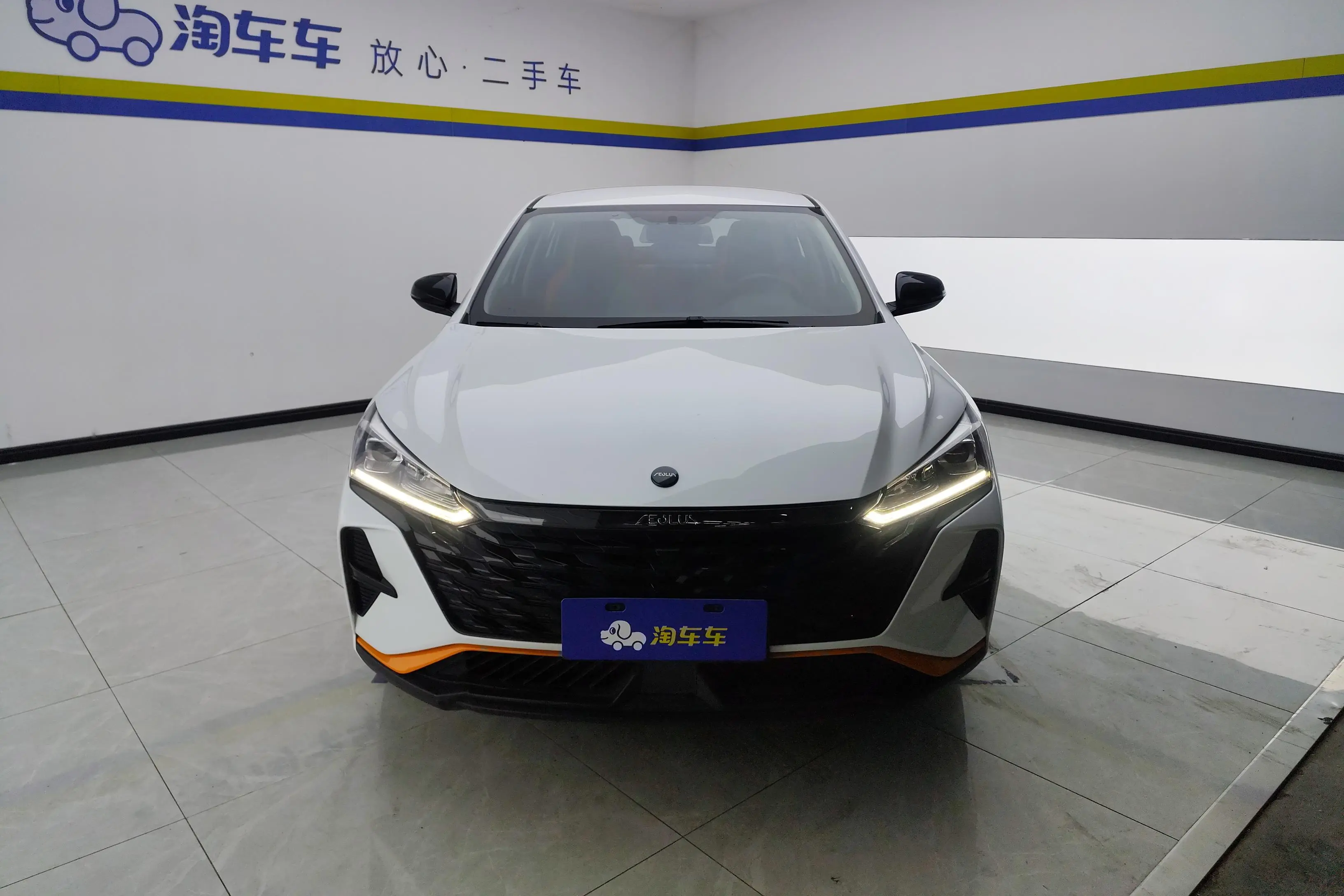 Dongfeng Yixuan  из Китая