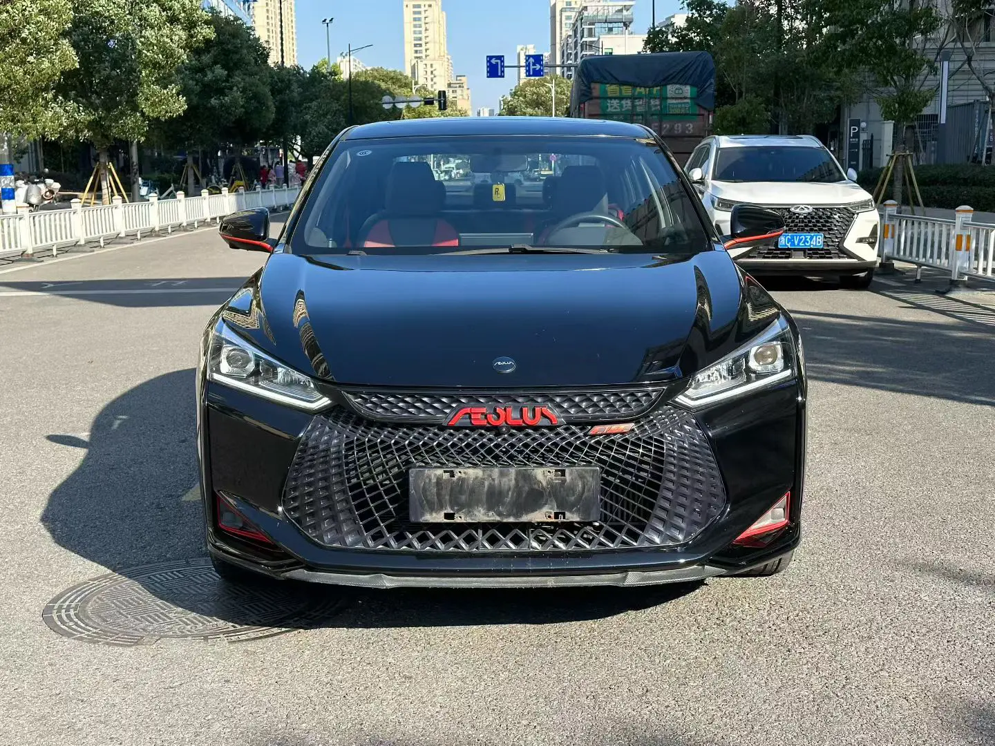 Dongfeng Yixuan  из Китая