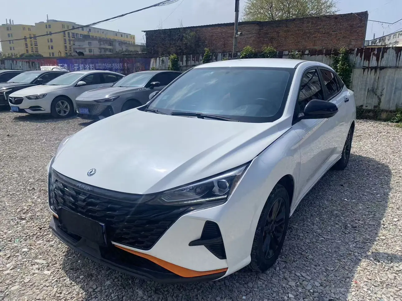 Dongfeng Yixuan  из Китая