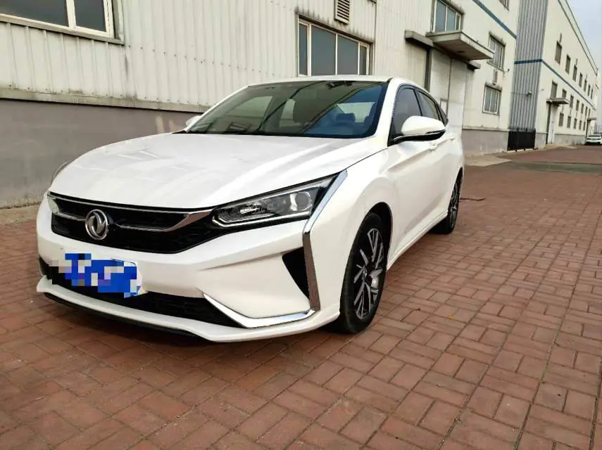 Dongfeng Yixuan  из Китая