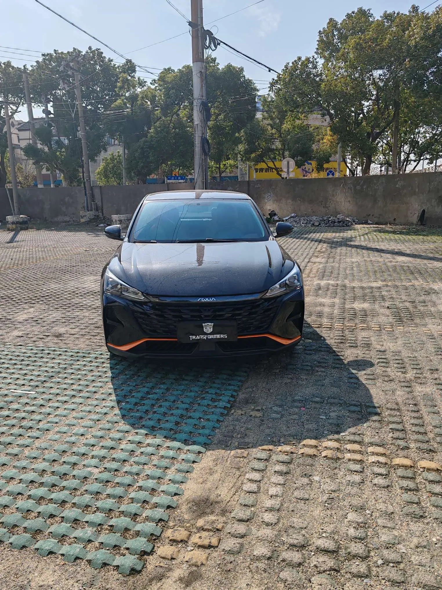 Dongfeng Yixuan  из Китая