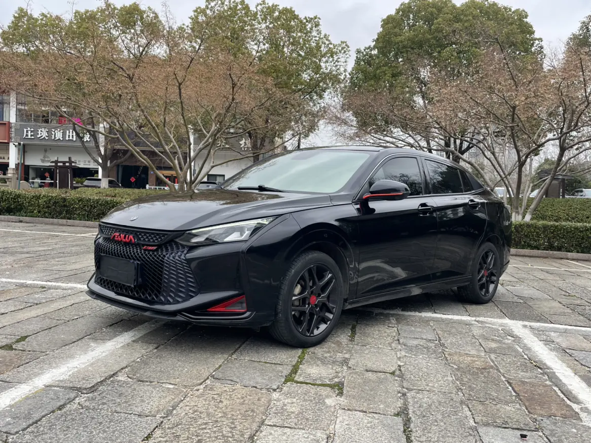 Dongfeng Yixuan  из Китая