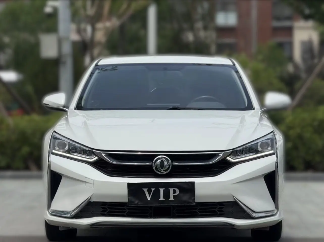 Dongfeng Yixuan  из Китая