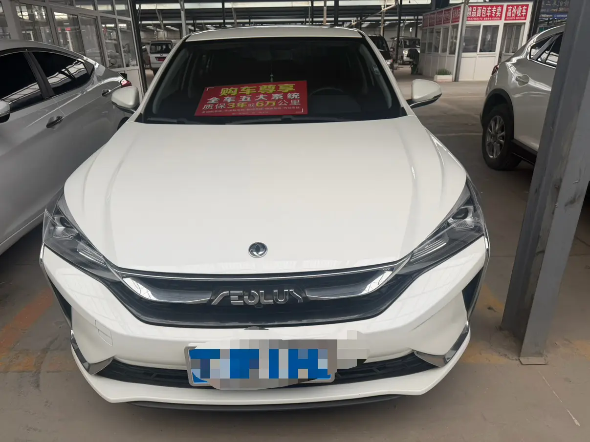 Dongfeng Yixuan  из Китая