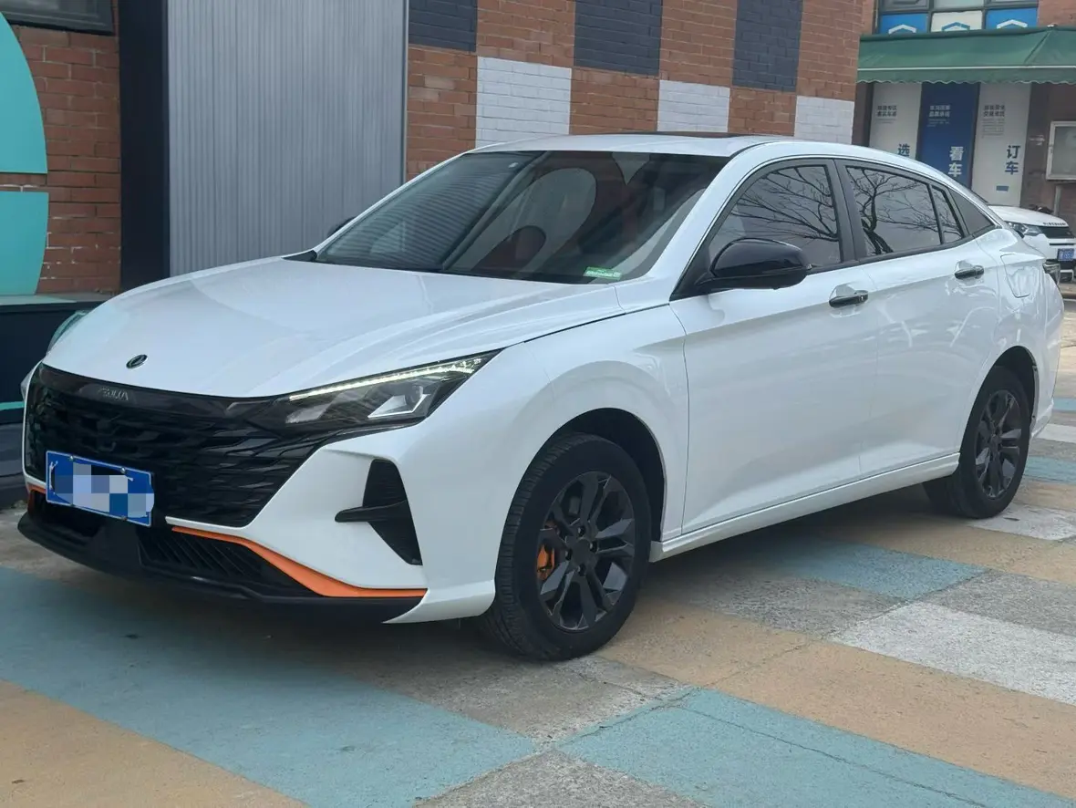 Dongfeng Yixuan  из Китая