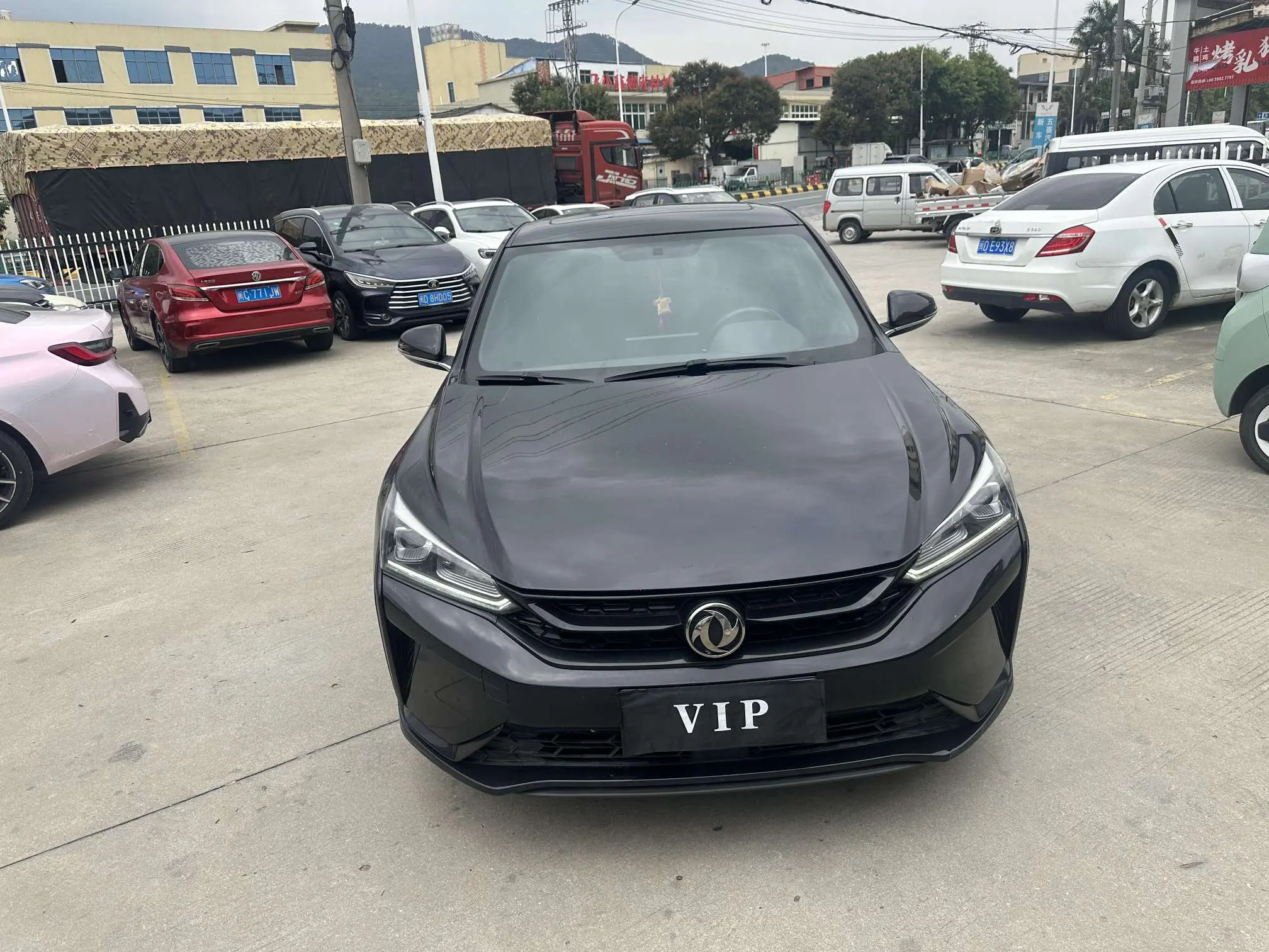 Dongfeng Yixuan  из Китая