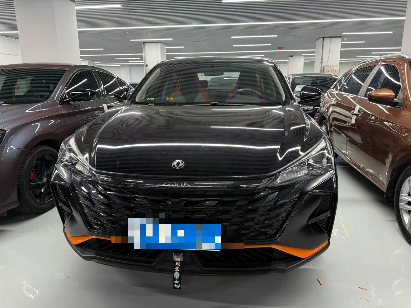 Dongfeng Yixuan  из Китая