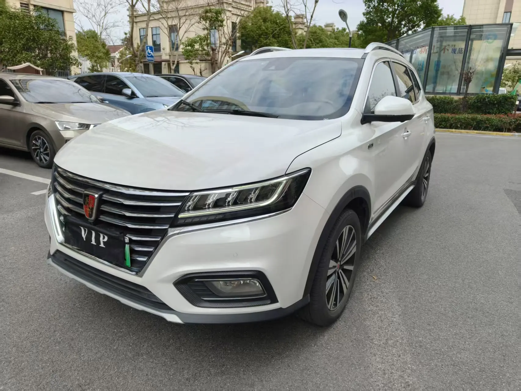 Roewe eRX5  из Китая