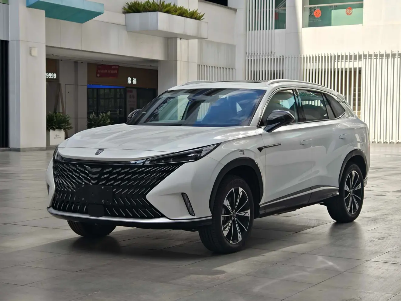 Roewe eRX5  из Китая