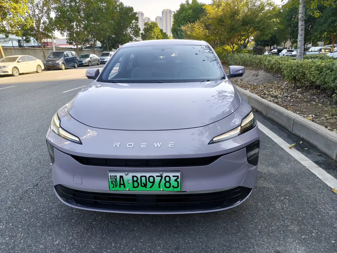 Roewe D6  из Китая