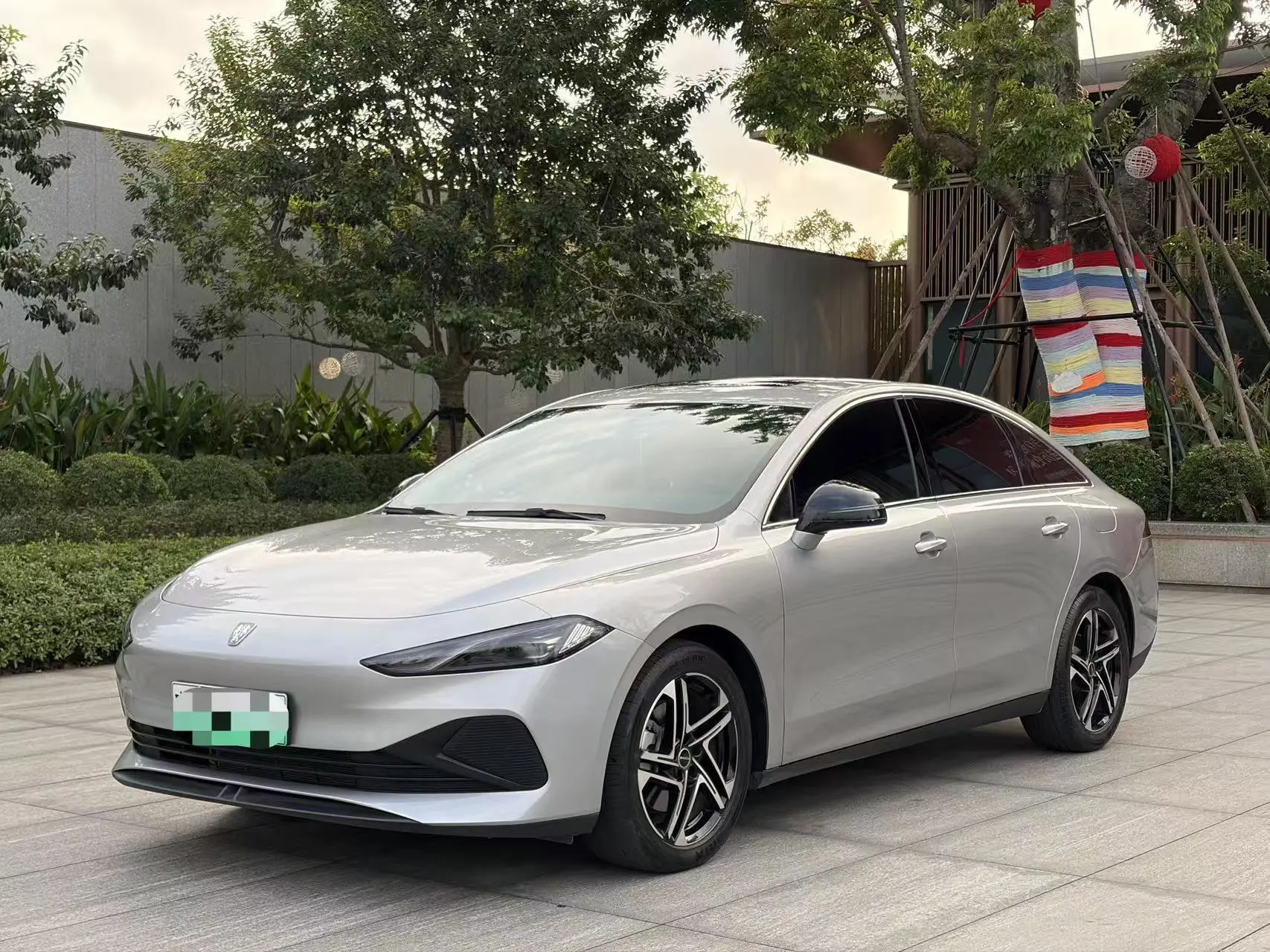 Roewe D7 DMH  из Китая