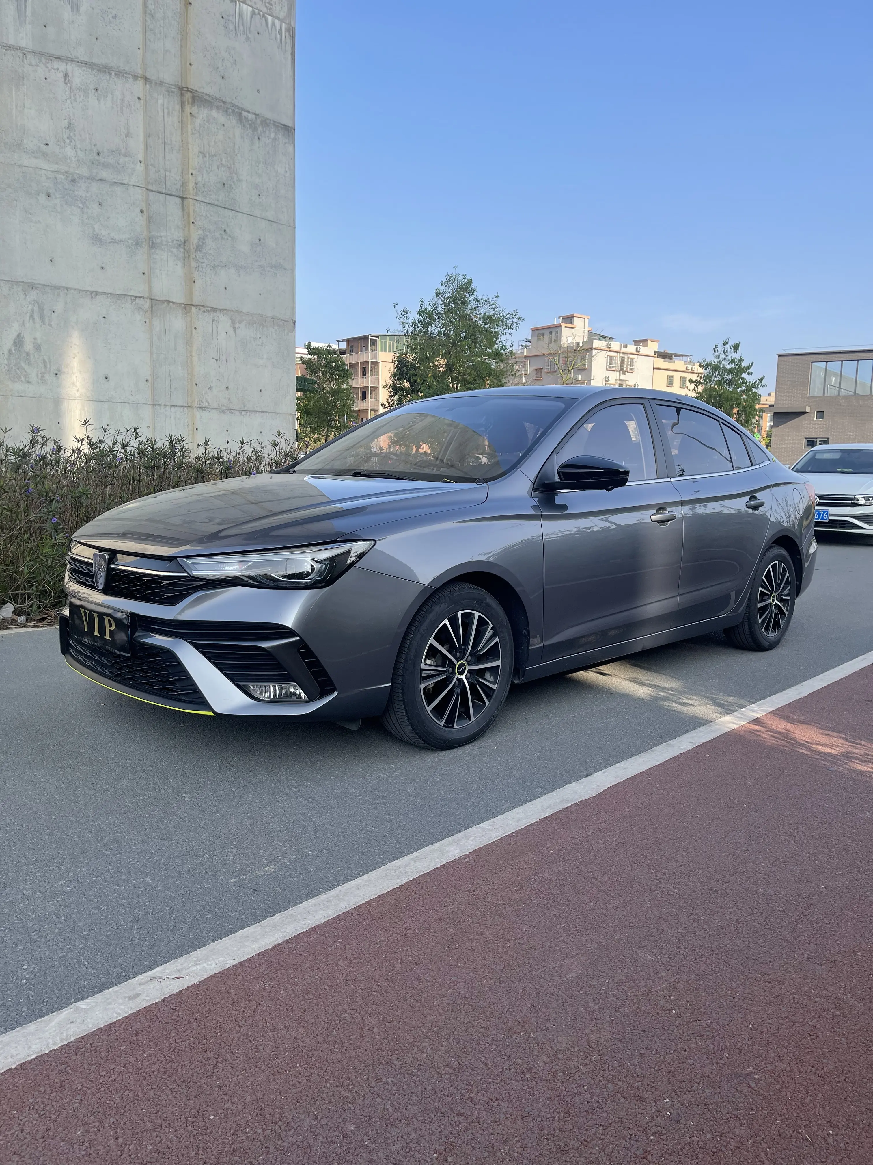Roewe i5  из Китая