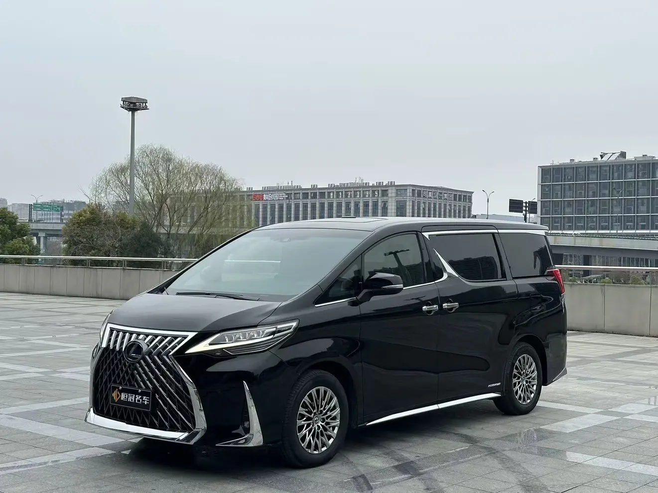 Lexus LM