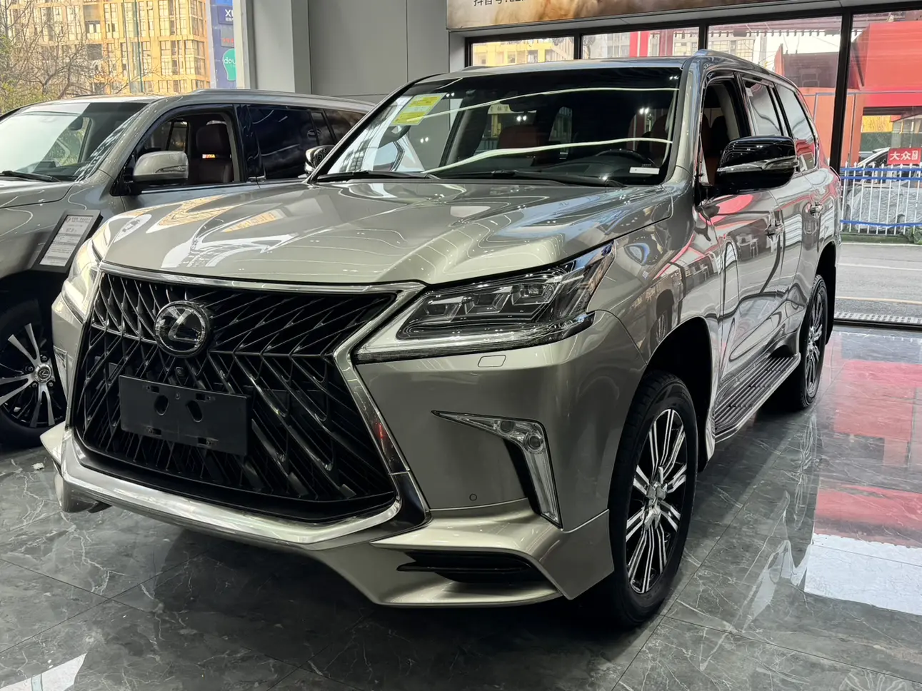 Lexus LX