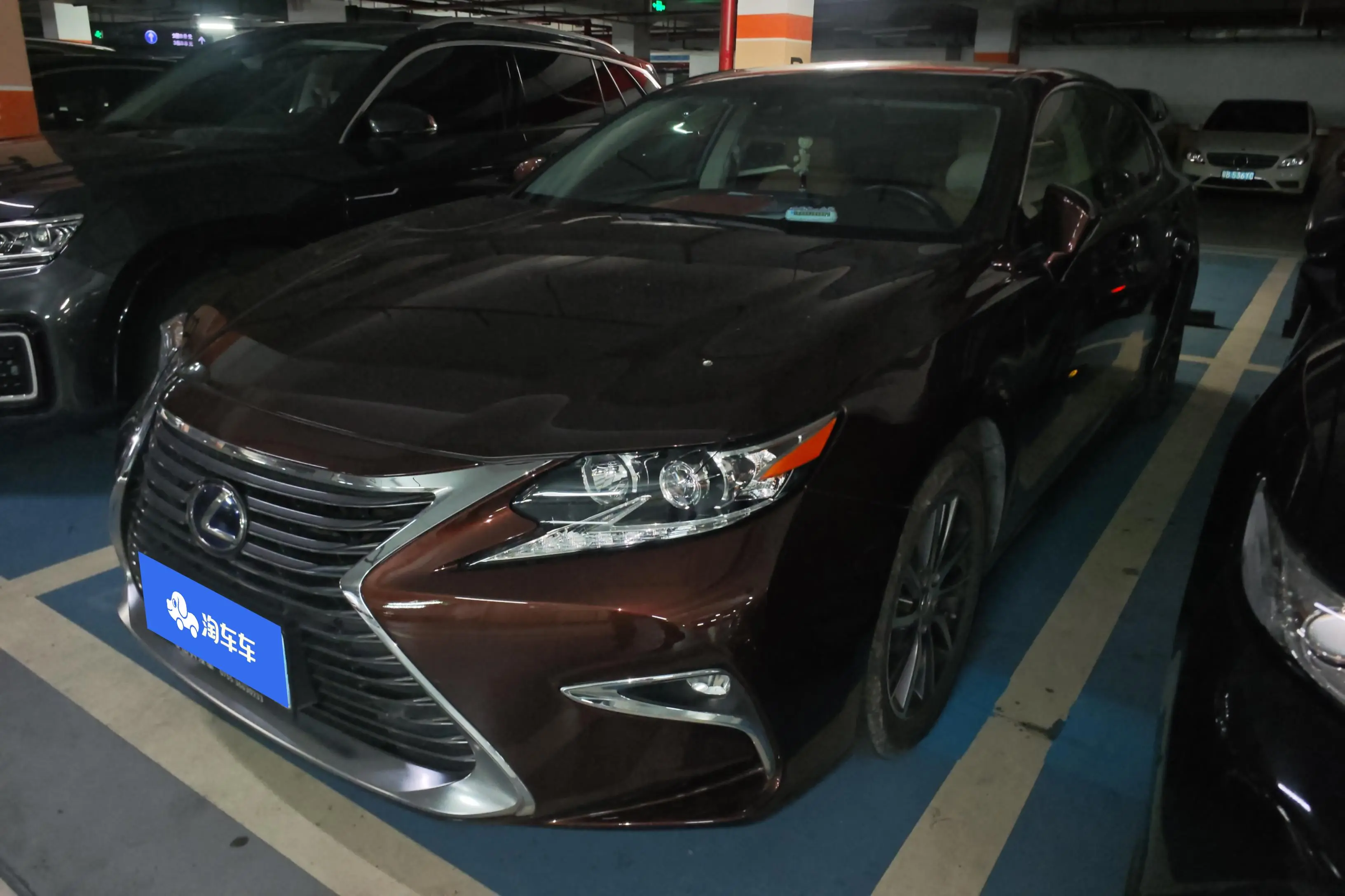 Lexus ES